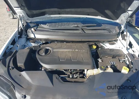 2019 Jeep Cherokee Latitude 4X4 z USA, uszkodzony, nr VIN 1C4PJMCX3KD250405